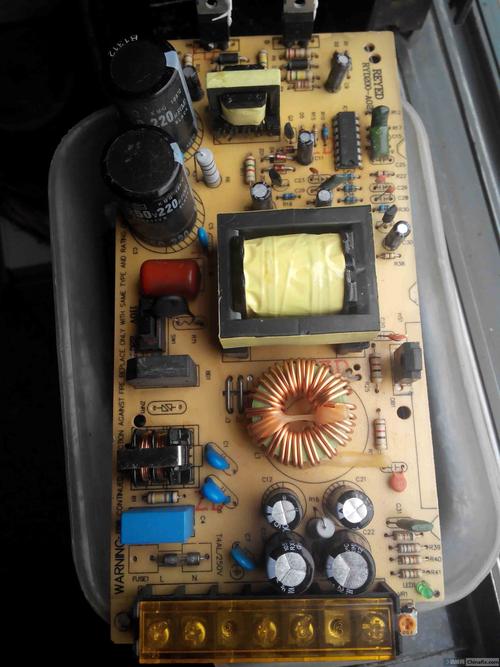 新手請教這種開關電源叫什么型號,誰有這開關電源的電路圖